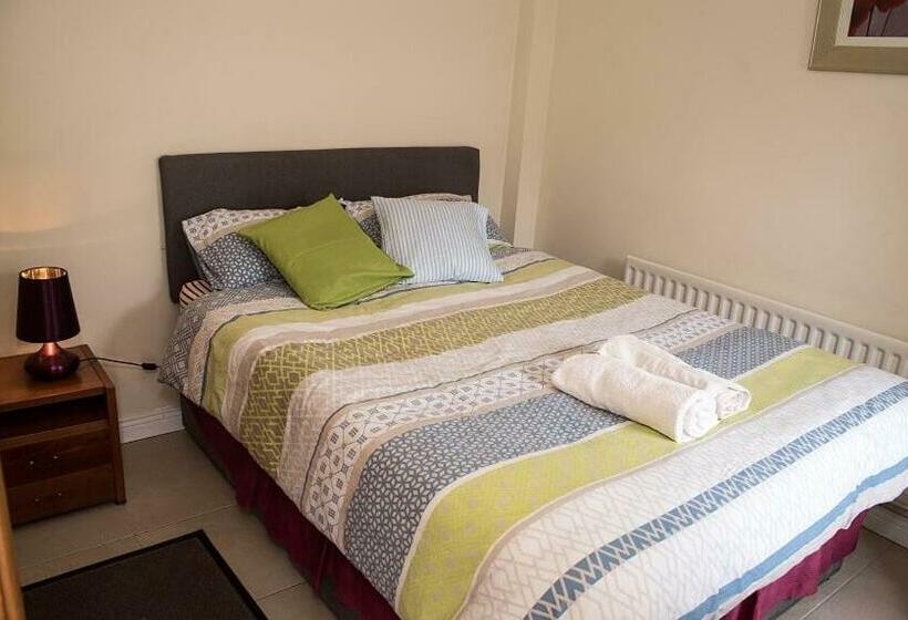 غرفة عائلية, Sive Budget Accommodation