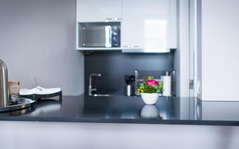 اتاق لوکس, B&b Avenue Deschanel