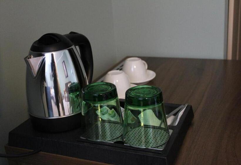 سوییت جونیور, Penzion Set