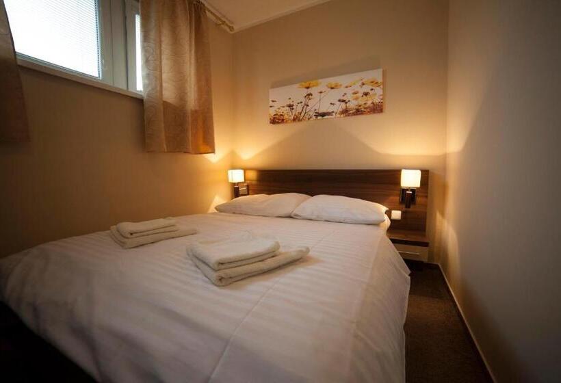 سوییت جونیور, Penzion Set