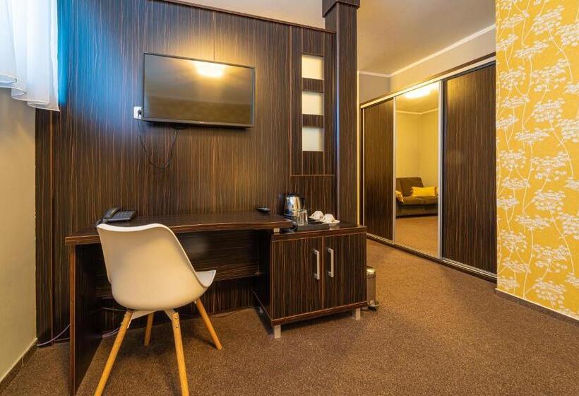 سوییت جونیور, Penzion Set