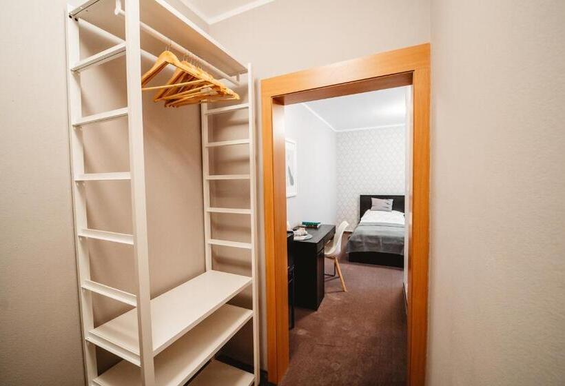 اتاق استاندارد, Penzion Set