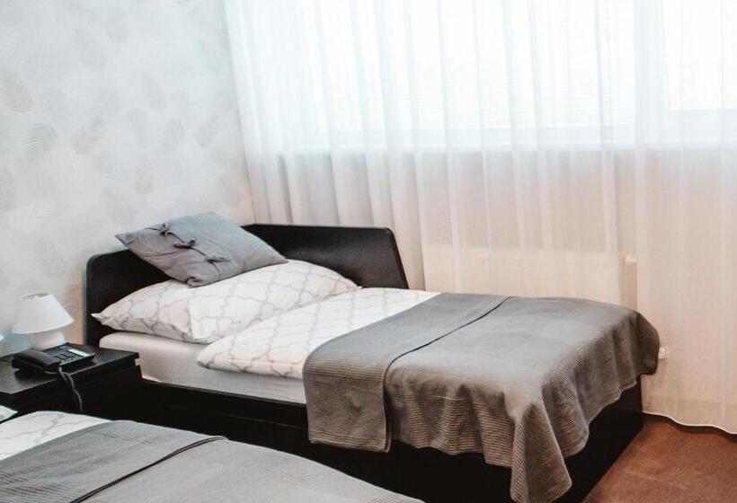 اتاق استاندارد, Penzion Set