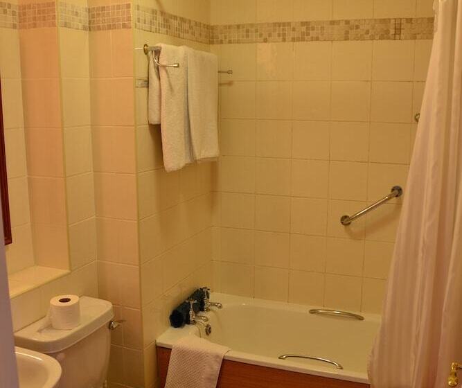 Номер Стандарт Трехместный, Fairhill House