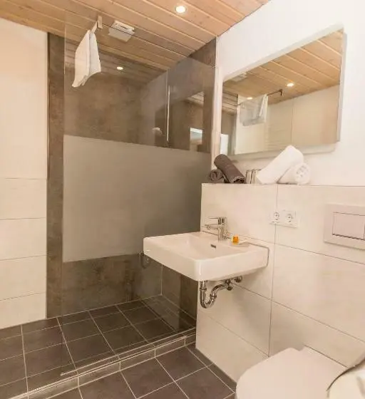 Standard-huone Parveke, Haus Garni Luggi Leitner