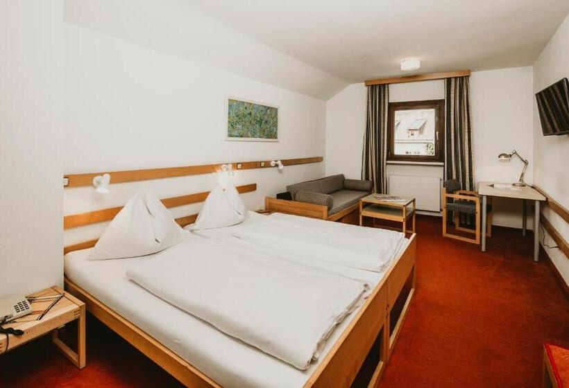 スタンダードトリプルルーム, Kernwirt