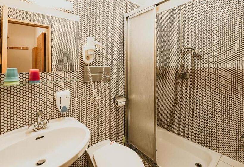 スタンダード4人部屋, Kernwirt