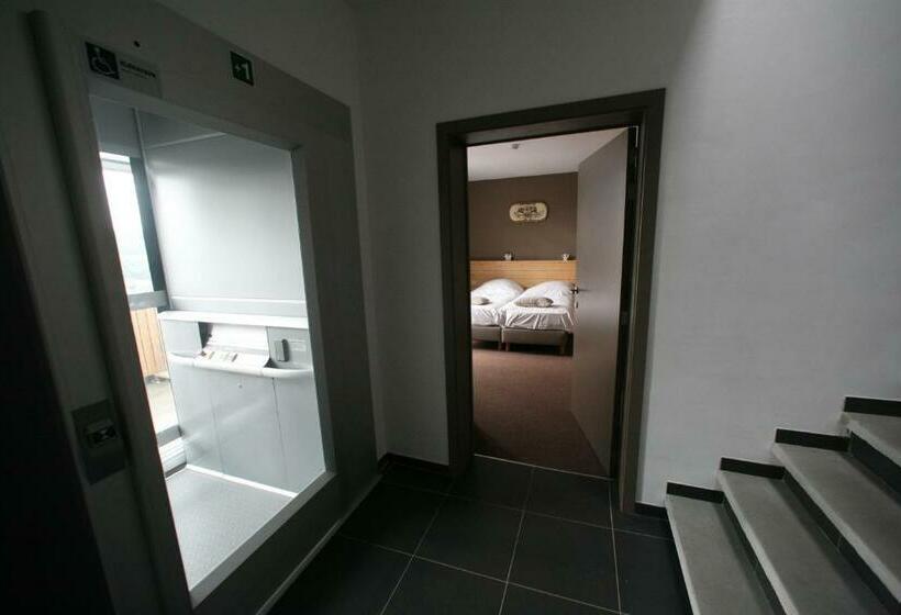 חדר סטנדרט מותאם לאדם עם מוגבלויות, La Fête Au Palais