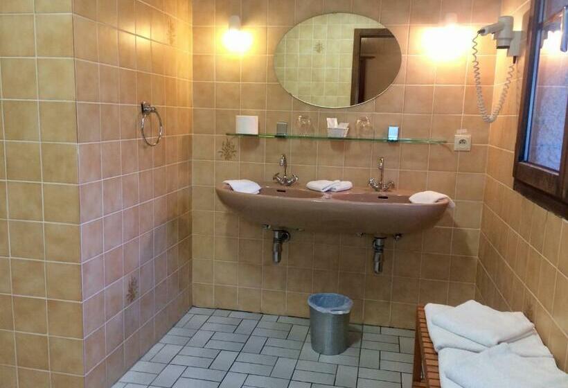 标准间, La Venerie