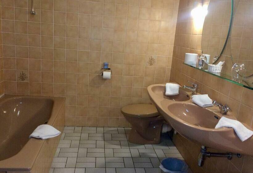 标准间, La Venerie