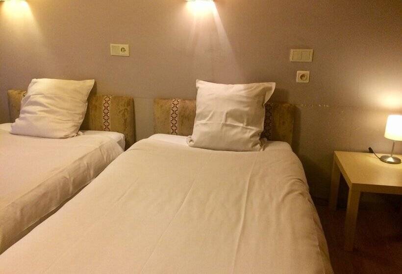 标准单人间, La Venerie