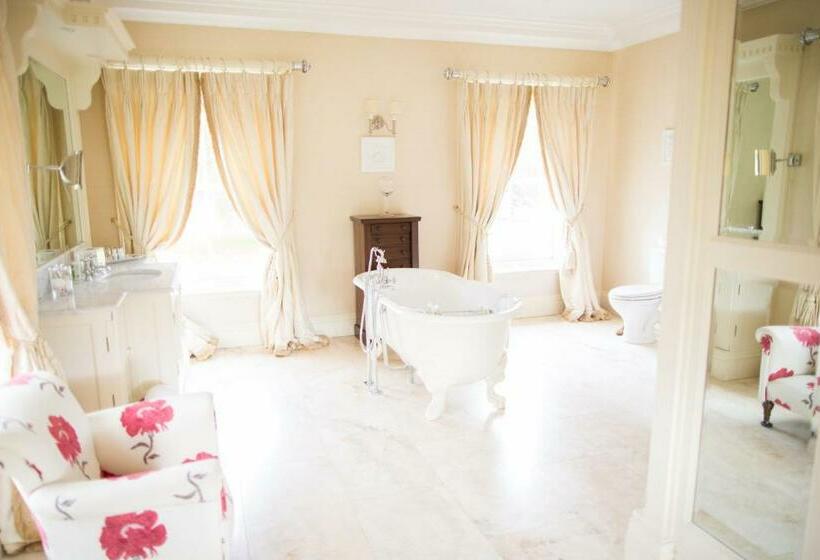 Люкс, Tankardstown