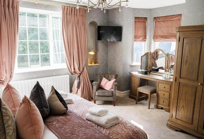 Номер Deluxe, Tankardstown