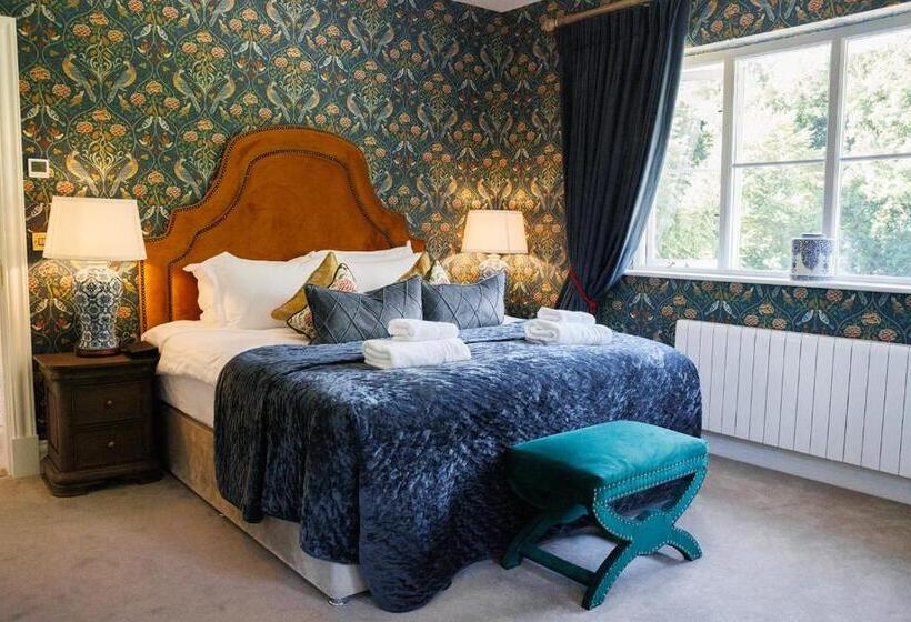 Номер Deluxe, Tankardstown