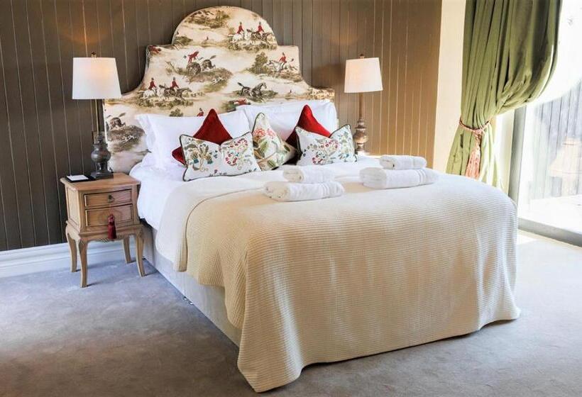 Номер Deluxe, Tankardstown