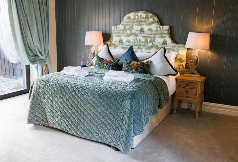 Номер Deluxe, Tankardstown