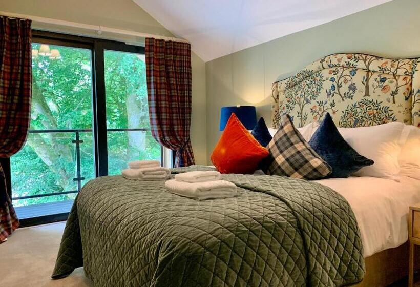 Номер Deluxe, Tankardstown