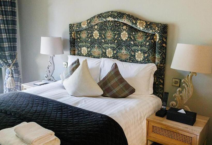 Номер Deluxe, Tankardstown