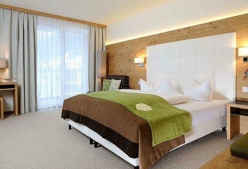Номер Superior с Балконом, Post Hotel Paznaun
