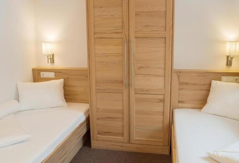 발코니가 있는 4인용 스탠다드 룸, Alpinhotel Monte Superior   Silvretta Card Premium Betrieb