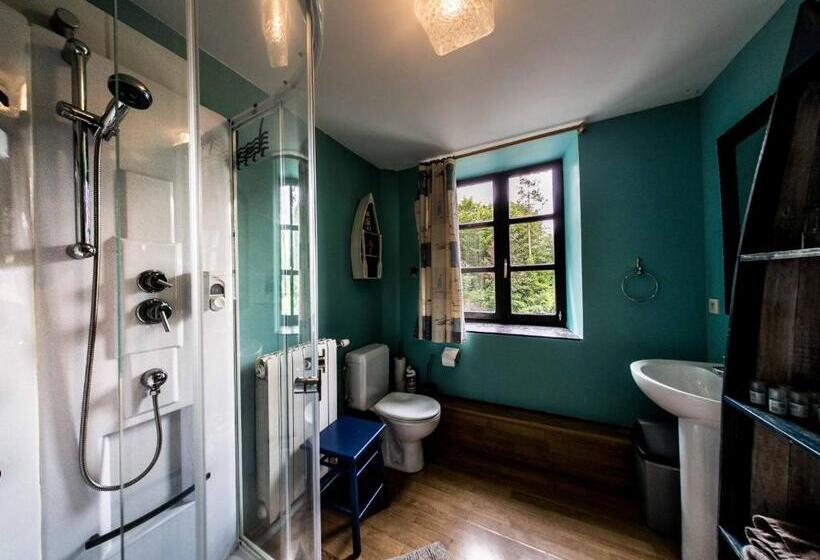 家庭间, B&b Aux 10 Clefs