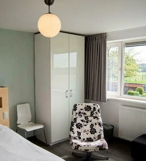 Deluxe Neljän Hengen Huone, B&b Tuin Der Zinnen