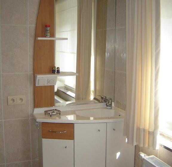 クラシックファミリールーム, B&b Wisteria