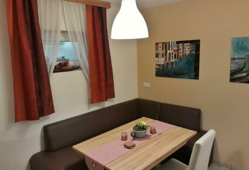 テラス付きスタンダードルーム, Eckenhof