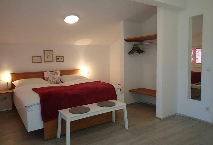 غرفة قياسية ثلاثية مزودة بشرفة, Gästehaus Rosa Leitgeb