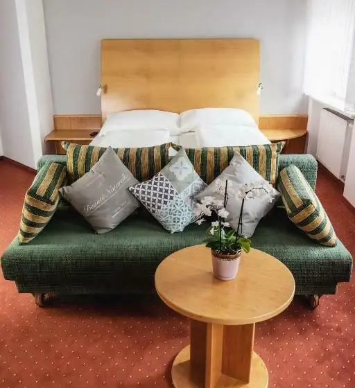 Standard Kolmen Hengen Huone, Landhotel Stegersbach
