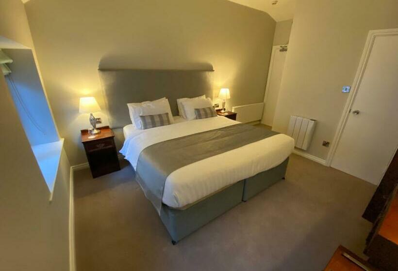 חדר סטנדרט, Hallahan S