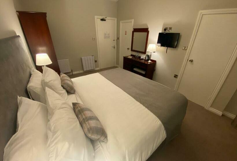 חדר סטנדרט, Hallahan S