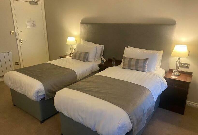 חדר סטנדרט, Hallahan S