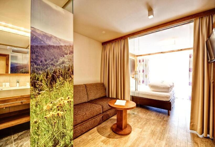 수피리어 룸, Arnika