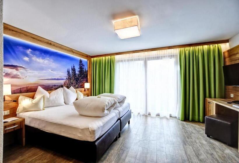 수피리어 룸, Arnika