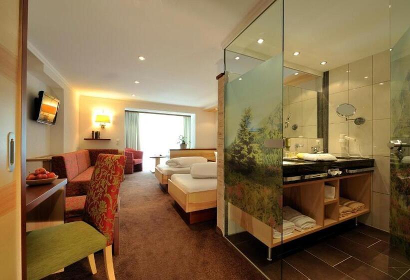 디럭스 트리플 룸, Arnika