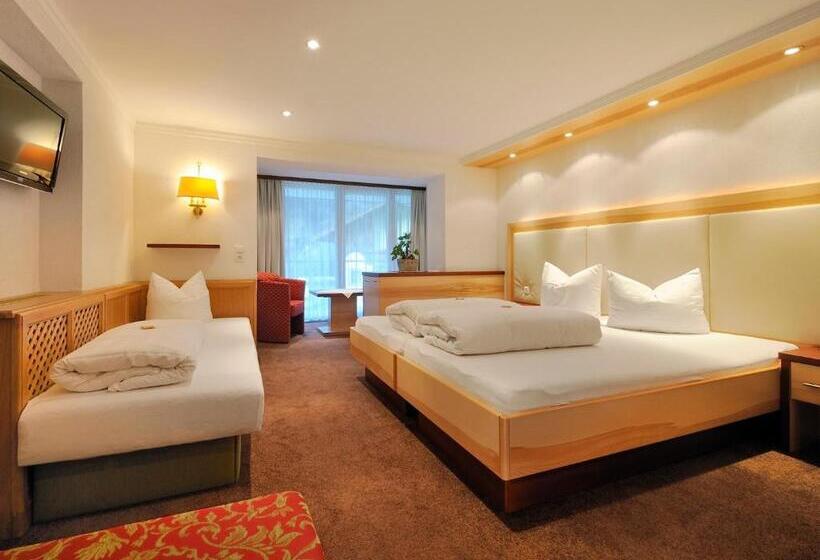 디럭스 트리플 룸, Arnika