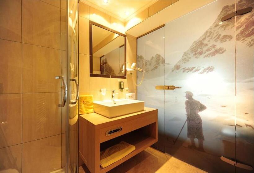 디럭스 패밀리 룸, Arnika