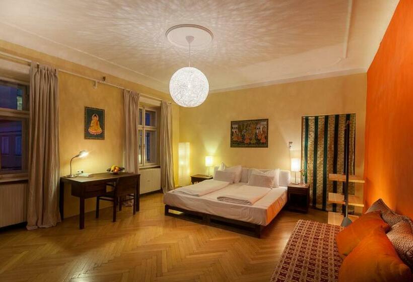 استودیوی استاندارد, Arte Vida Boutique Guesthouse