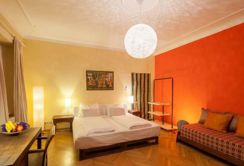 استودیوی استاندارد, Arte Vida Boutique Guesthouse