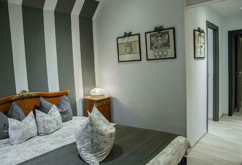 이그제큐티브 룸, Dépendance Maison Géron