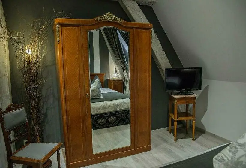 エクゼクティブルーム, Dépendance Maison Géron