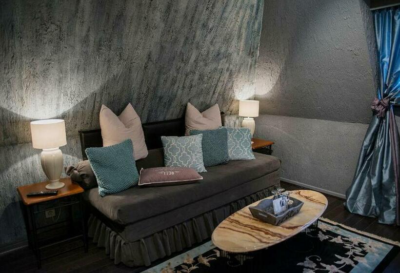 غرفة تنفيذية, Dépendance Maison Géron