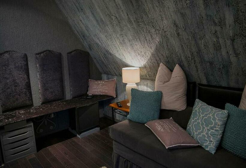 이그제큐티브 룸, Dépendance Maison Géron