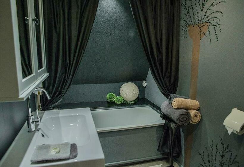 이그제큐티브 룸, Dépendance Maison Géron