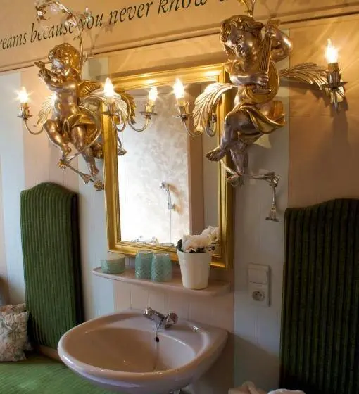 デラックスルーム, Dépendance Maison Géron
