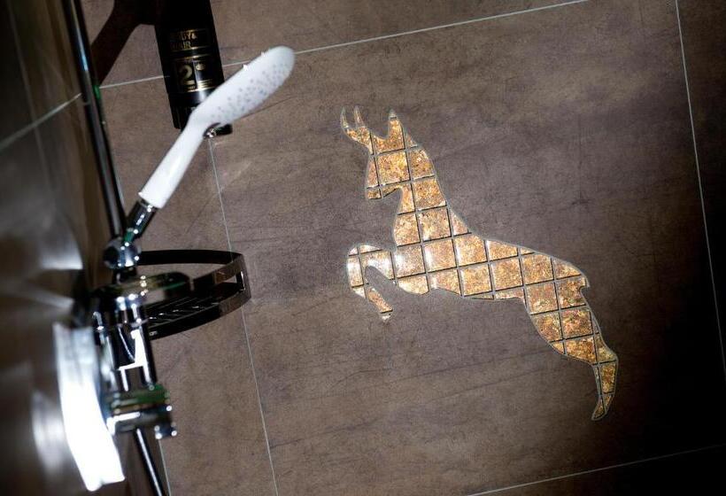 디럭스 룸, Gambswirt