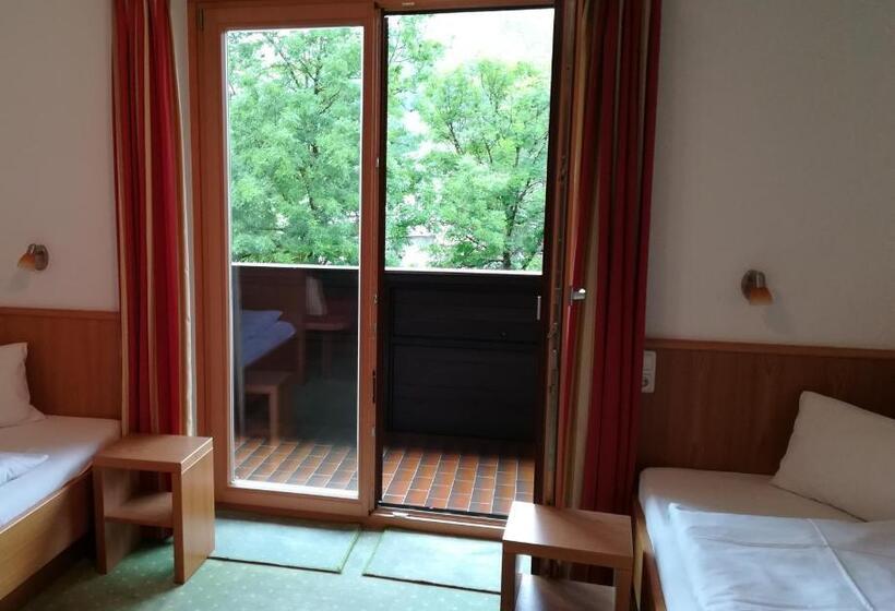 חדר סטנדרט עם מרפסת, Garni Austria