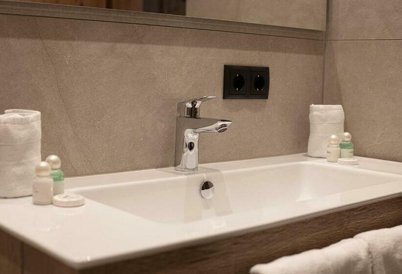 标准单人间, Garni Rustica