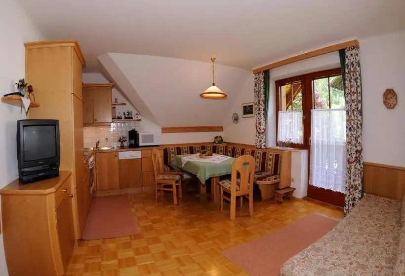 Huoneisto 1 Makuuhuone, Gasthof Zur Gams